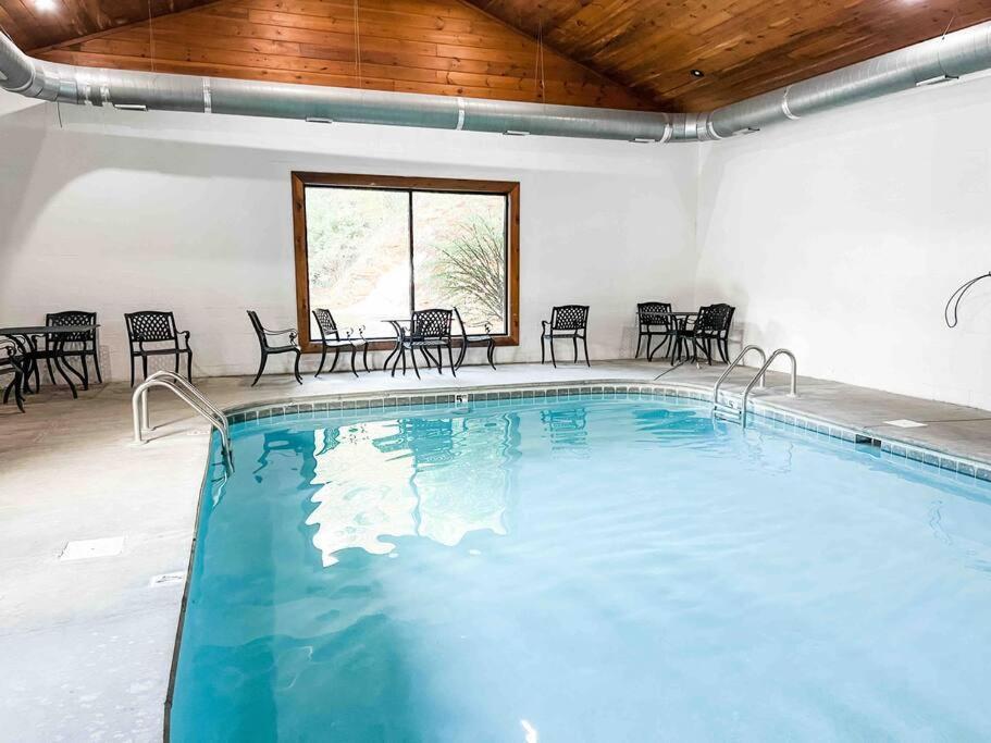 Indoor Heated Pool Hot Tub Cabin Sevierville Ngoại thất bức ảnh
