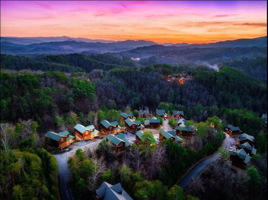Indoor Heated Pool Hot Tub Cabin Sevierville Ngoại thất bức ảnh